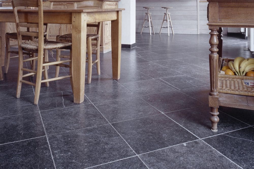 Renovatie van een boerderij - Belgische blauwe hardsteen (1)