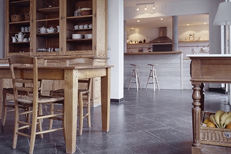 Renovatie van een boerderij - Belgische blauwe hardsteen