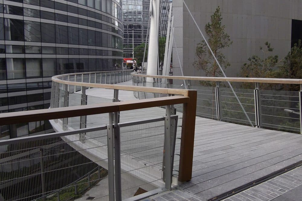 Pierre Bleue Belge - passerelle des bouvets paris 4