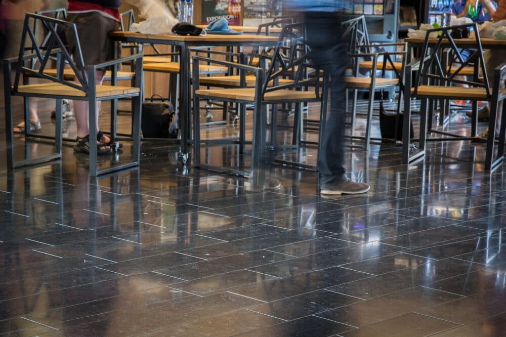 Tegels blauwe steen - Zwart Gezoet - Het museum van Fromelles - Belgische blauwe hardsteen