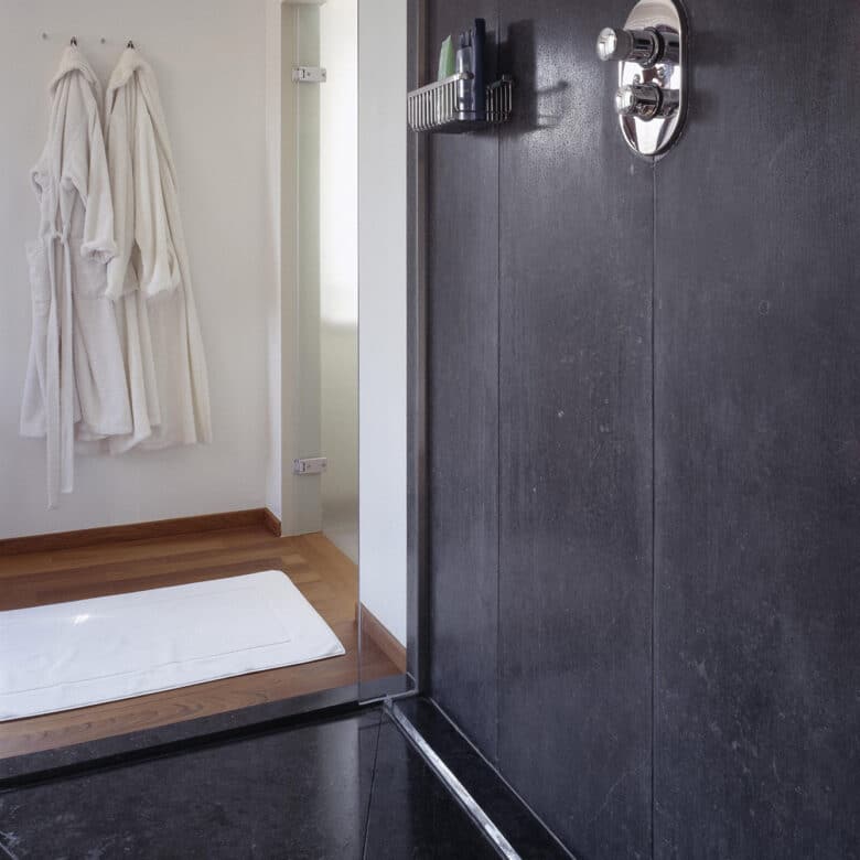 Belgische Blauwe Steen - Badkamer - Afwerking : Blauw Gezoet