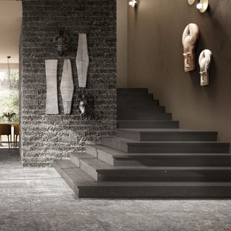 Belgische Blauwe Steen - Binnentrap - Afwerking : Zwart Gezoet