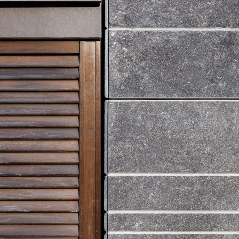 Belgische Blauwe Steen - Gevel - Afwerking : Gevlamd