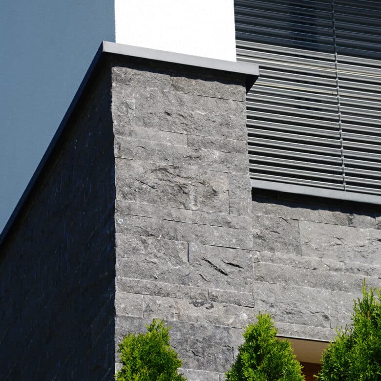 Belgische Blauwe Steen - Gevel - Steenstrips clivoDECOR - Gekloven