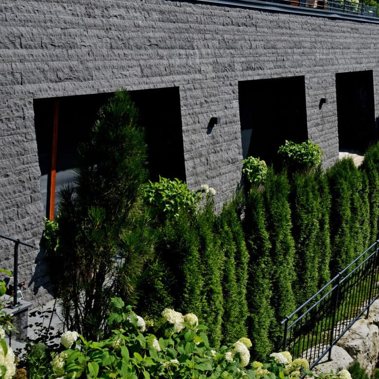 Belgische Blauwe Steen - Gevel - Steenstrips clivoDECOR - Gekloven