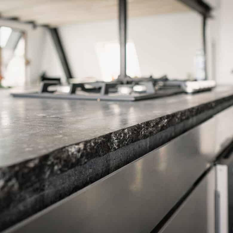 Belgische Blauwe Steen - Keuken - Afwerking : Ruw Gezaagd